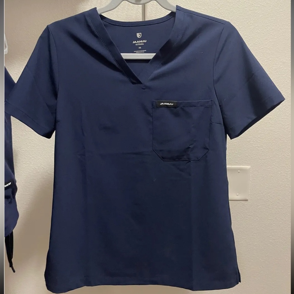 Jaanuu Scrub Top